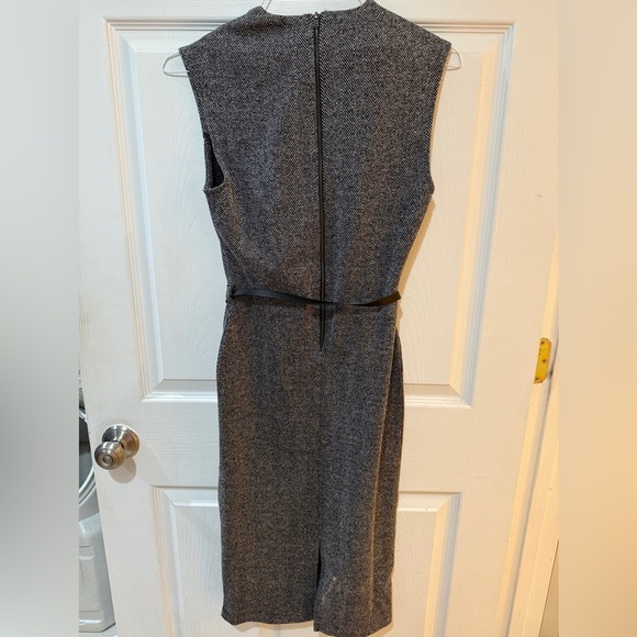 Elegant Gray Sleeveless Dress plunging neckline w belt office work corporate - Picture 2 of 4